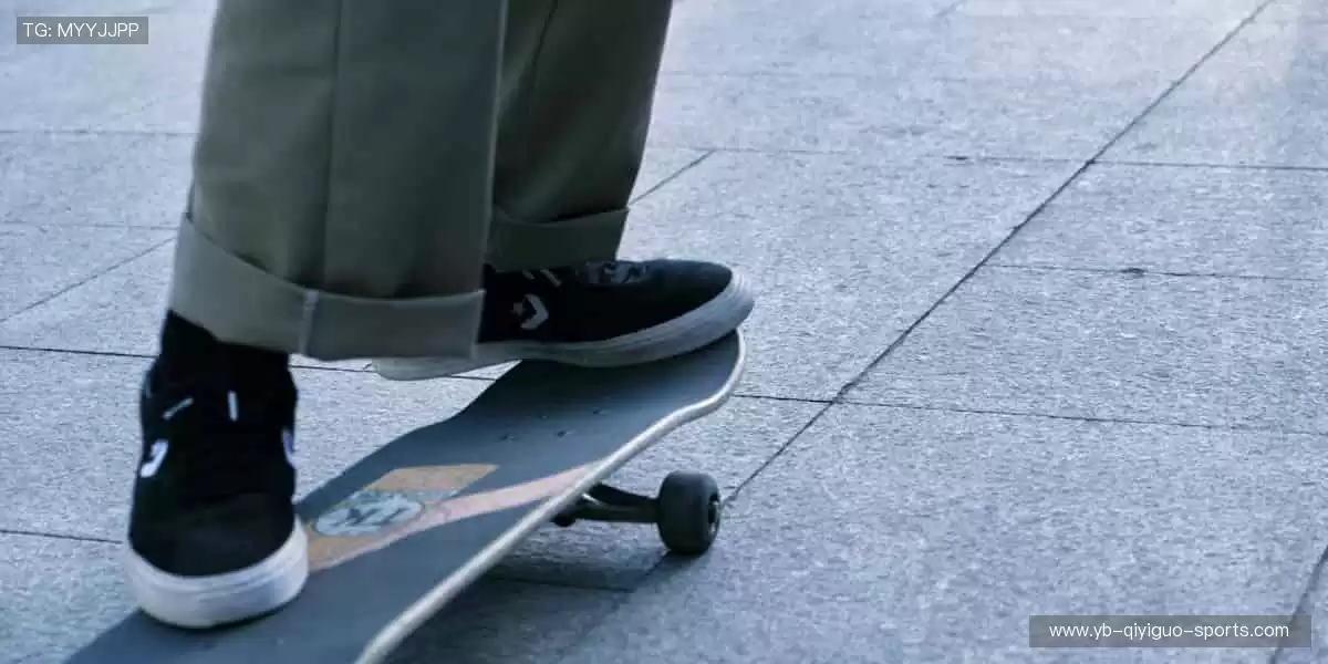 🏆 冠军同款,把荣耀穿在身上!